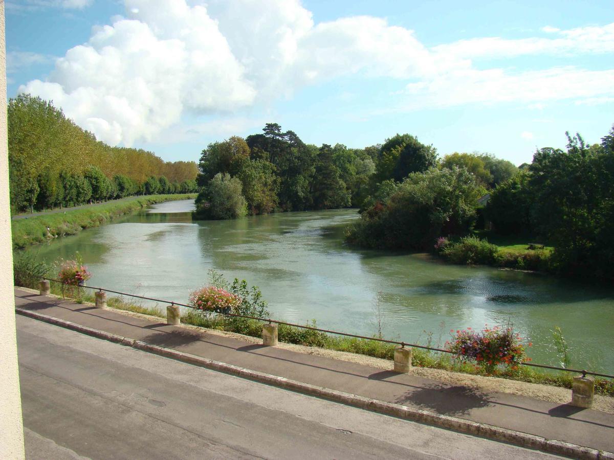 Hotel A La Belle Dame Nogent-sur-Seine Exteriér fotografie